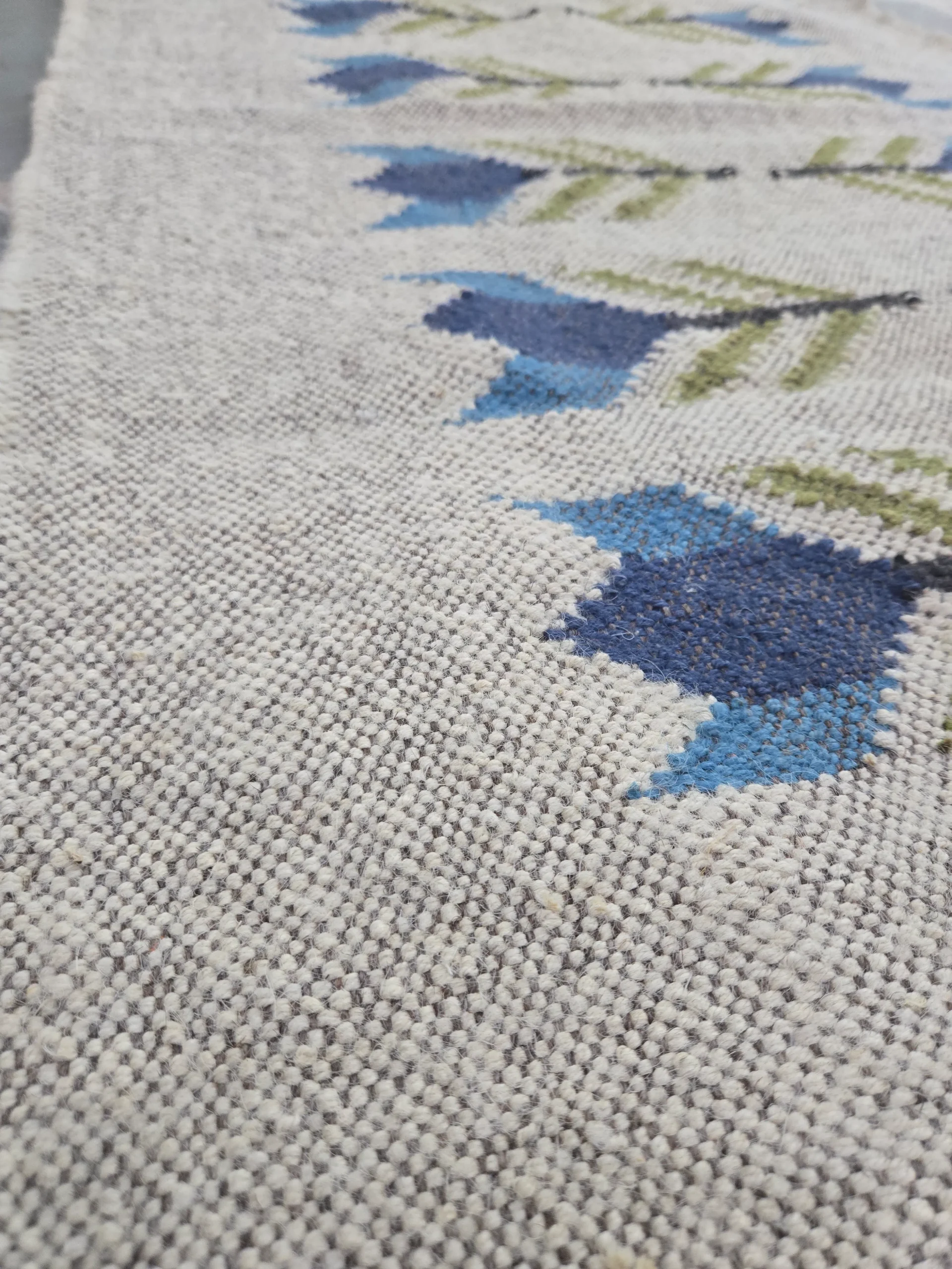 Bohemian area rug geometric design