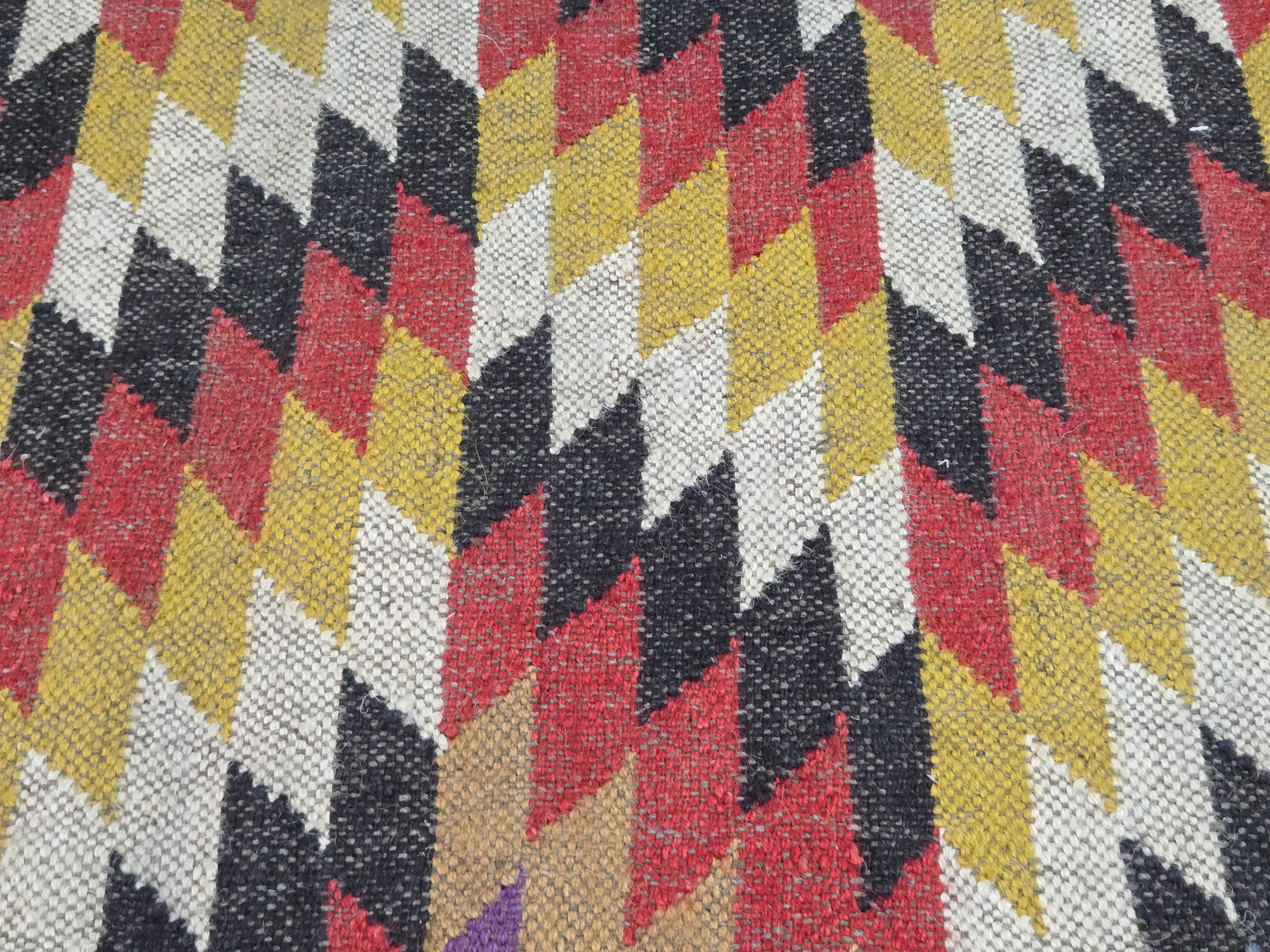 Classic Indian dhurrie flatweave rug