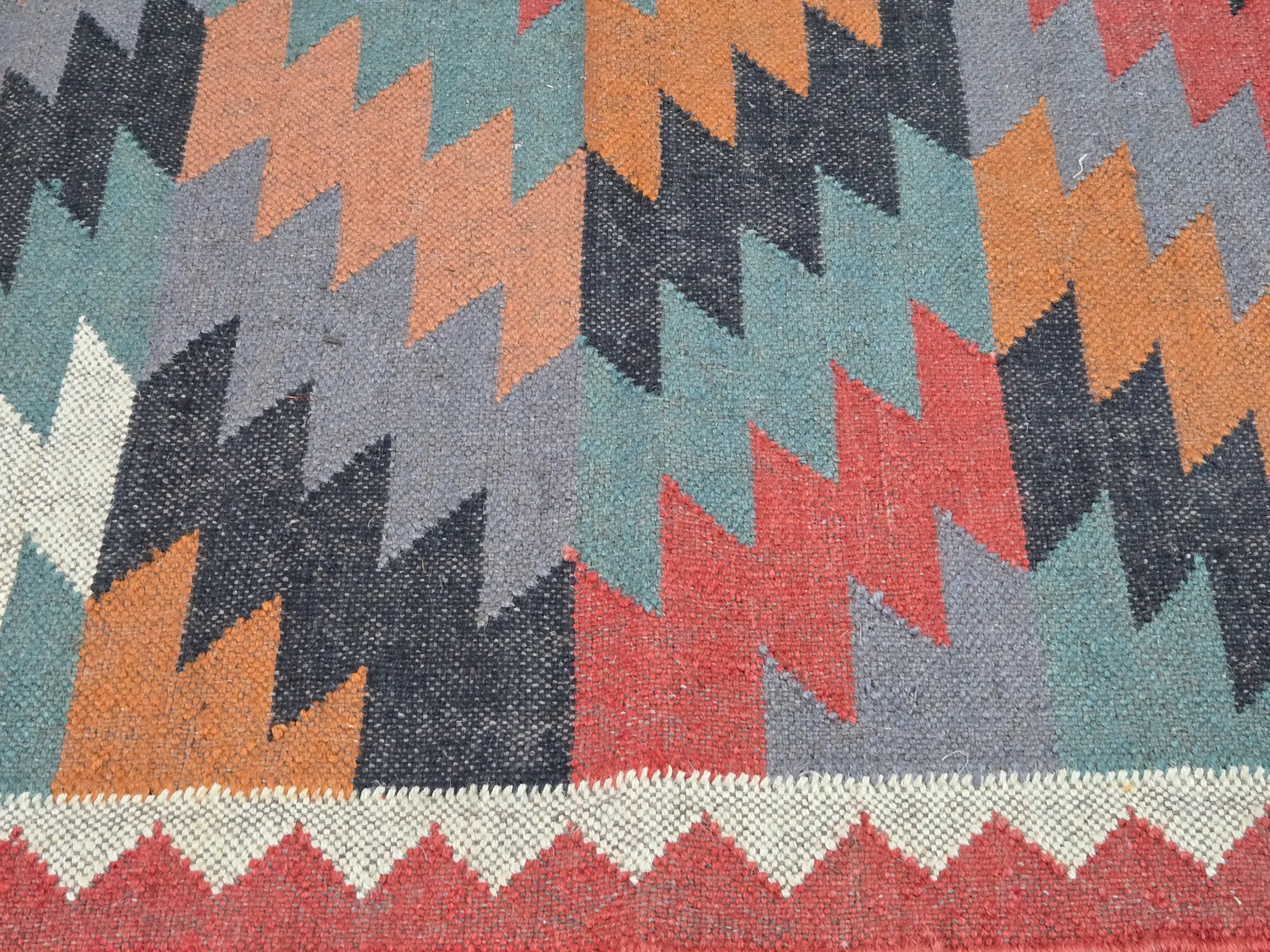 Handcrafted jute wool area rug